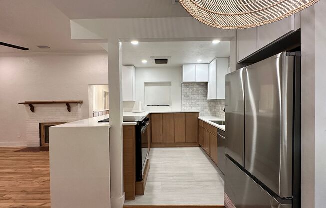 Renovated 4BR Home Near UF & Law School | Private Entrance + Porch