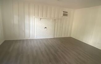 3 beds, 1 bath, $900