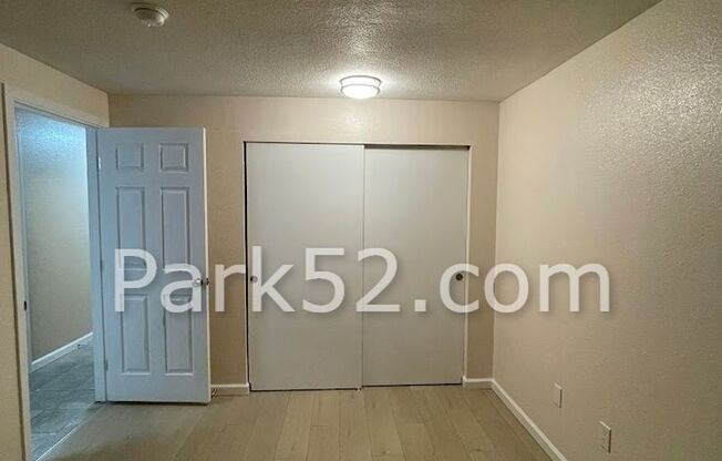 2 beds, 1 bath, $1,650, Unit 1114 S Monroe St.