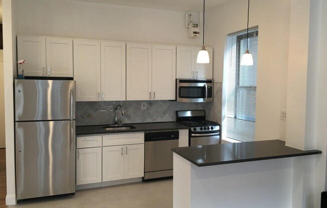 3 beds, 1 bath, 3,996 sqft, $3,000, Unit 3