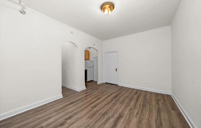 Studio, 1 bath, 348 sqft, $1,250, Unit 107