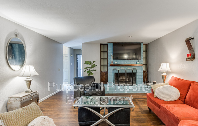 5911 FOX RUN WAY