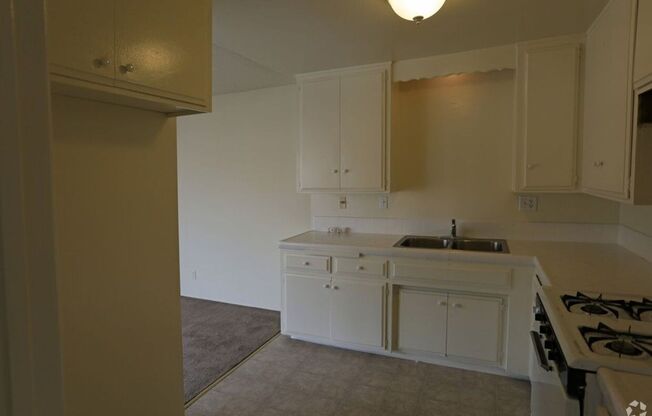 2 beds, 2 baths, $2,600