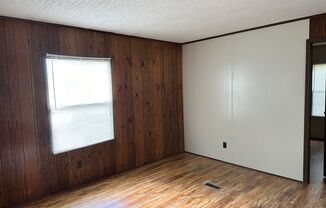 2 beds, 1 bath, $650