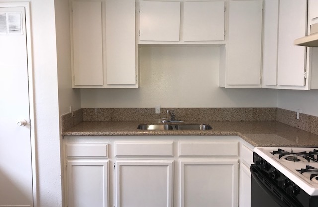 1 bed, 1 bath, 550 sqft, $1,595, Unit 0002