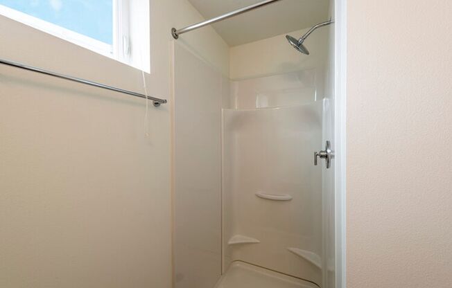 Studio, 1 bath, 292 sqft, $1,095, Unit 304