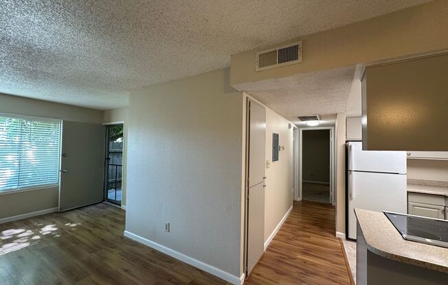 2 beds, 1 bath, 825 sqft, $1,695, Unit 492104