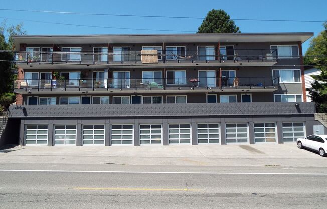 2501 Thorndyke Ave W