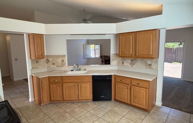 3 beds, 2 baths, $3,495