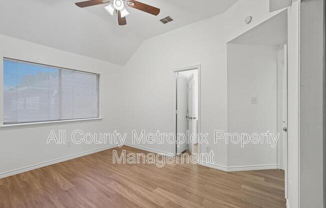 2313 LORETTA LN