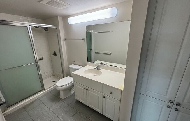 3 beds, 2 baths, $3,400, Unit # 1713