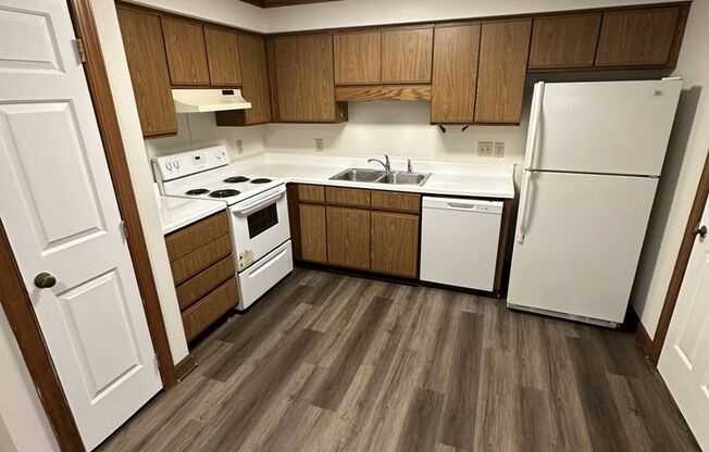 2 Bedroom 2 Bathroom Condo!
