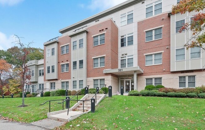 321 Hammond Pond Pkwy