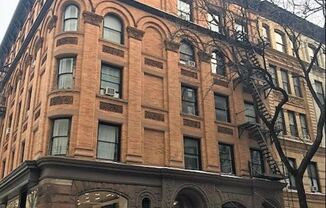 75 W 68 ST
