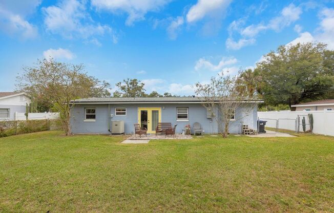 Charming 3-Bedroom, 2-Bathroom Single Family Home in Apopka,FL!