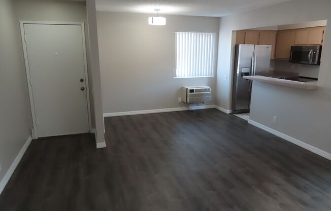 Renovated, upstairs one bedroom condo in Mission Valley