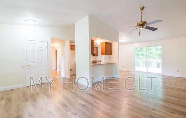 7821 CLOUGHY CIR