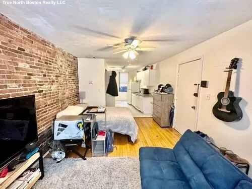 11 Charter St.