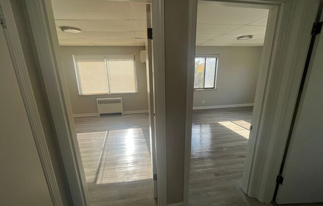 2 beds, 1 bath, 825 sqft, $1,050
