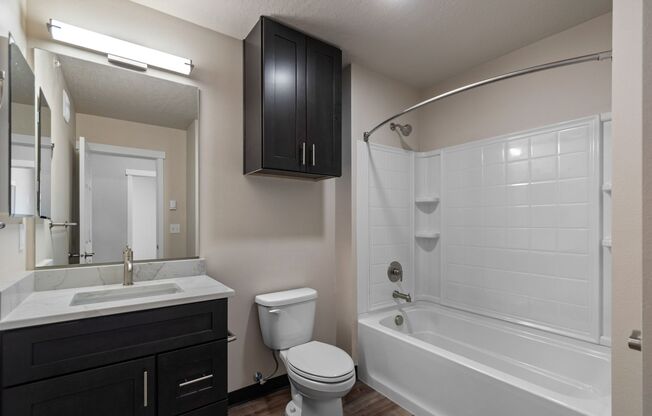 2 beds, 1 bath, 1,143 sqft, $1,650, Unit H-405