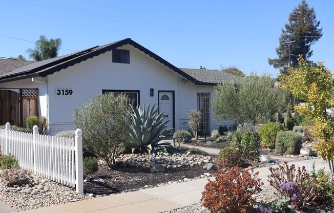 Large 3bed/3Bath Ranch Style Home