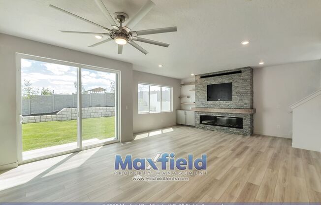 Saratoga Springs 5BD - 3.5BTH - 2GAR