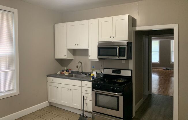 2 beds, 1 bath, $1,600, Unit 7927 # 1