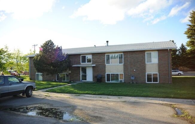 2 beds, 1 bath, $675, Unit 38