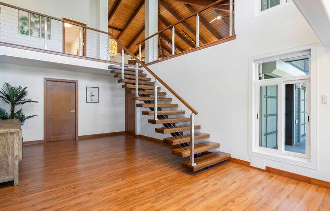 Furnished 5 Bed/5 Bath Luxury Oasis in Haiku with OceanViews
