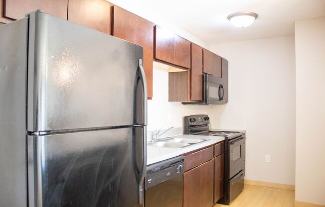 Studio, 2 baths, 1,011 sqft, $630