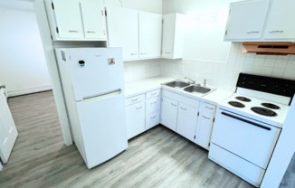 1 bed, 1 bath, $650, Unit 811-16