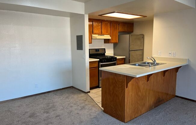 4270 Highland Ave
