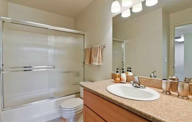 2 beds, 1 bath, 857 sqft, $2,675, Unit B232