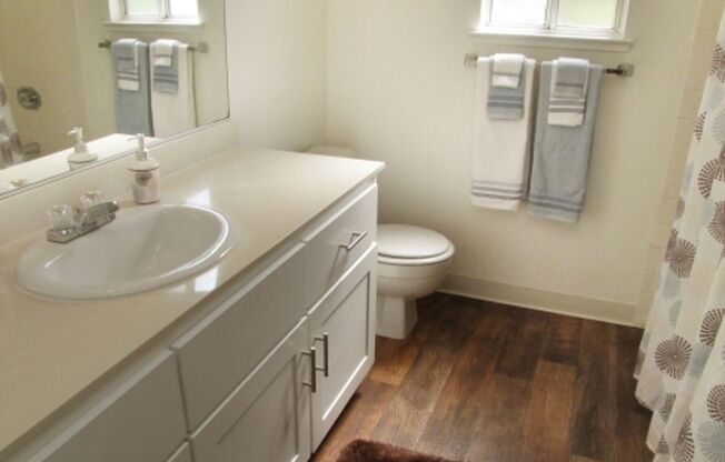 2 beds, 2 baths, 1,000 sqft, $2,260, Unit 32