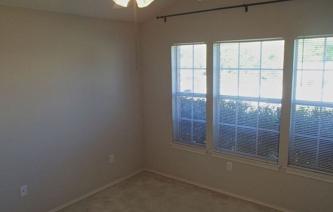 Charming spacious 3 bed 2 bath 2 car garage! Great Location
