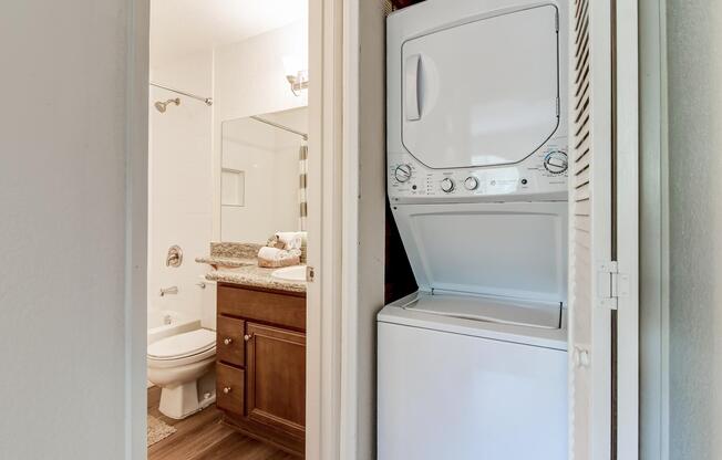 2 beds, 2 baths, 955 sqft, $2,796