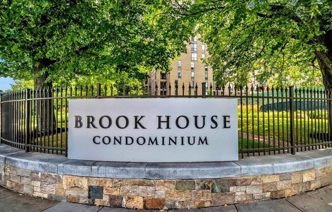 1 bed, 1 bath, 655 sqft, $2,600, Unit 703