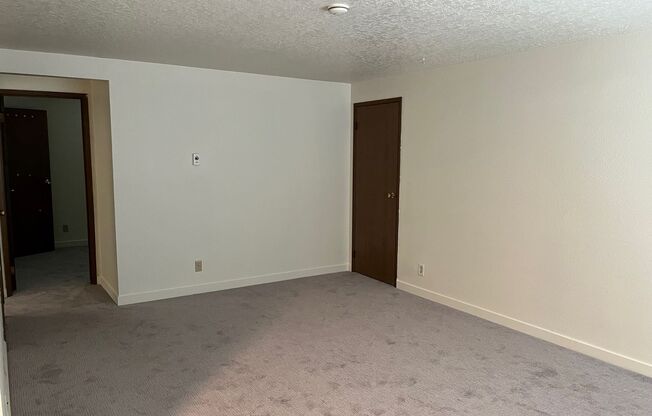 Twin Firs - 1bed/1bath - Lynnwood - Renovated with DW