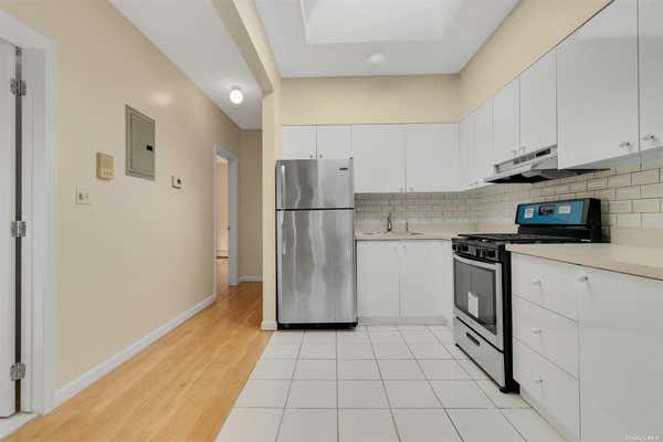 2 beds, 2 baths, $2,500, Unit 3RDFL