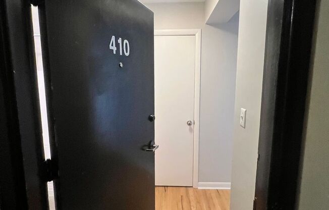 1 bed, 1 bath, 607 sqft, $1,425, Unit 410