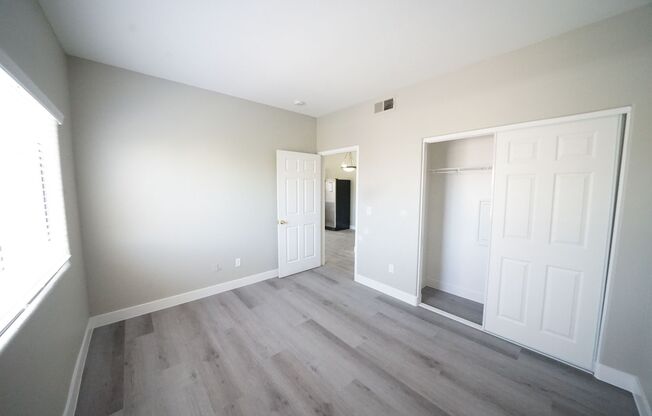 2 beds, 2 baths, $1,395, Unit Building 7 -Clark County-