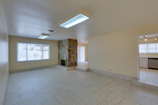 3 beds, 2 baths, $1,700