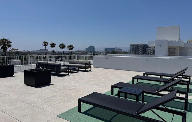 3 beds, 3 baths, 1,150 sqft, $4,300, Unit 101