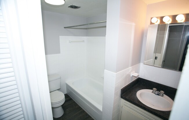 1 bed, 1 bath, 650 sqft, $999, Unit 702-R