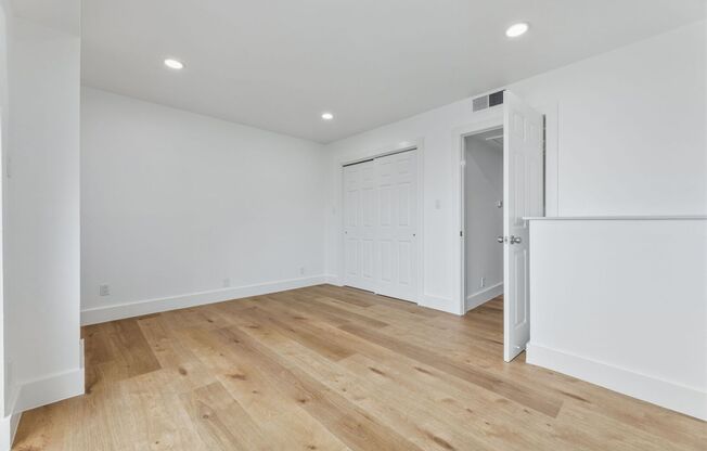 2 beds, 1 bath, 950 sqft, $2,750, Unit 705