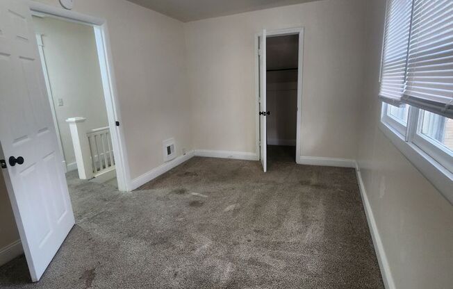 2 beds, 1 bath, $1,099