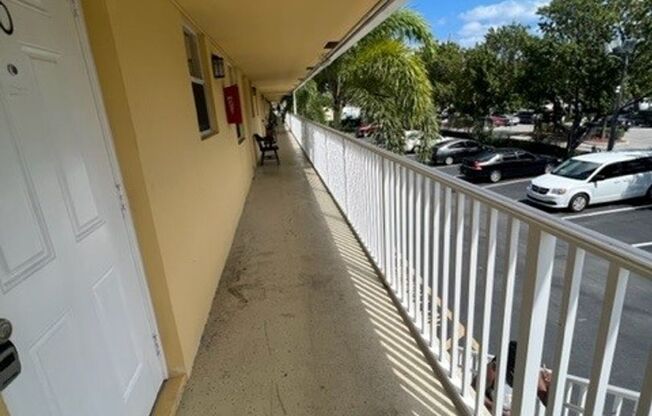 2 beds, 1 bath, 800 sqft, $1,925, Unit 14