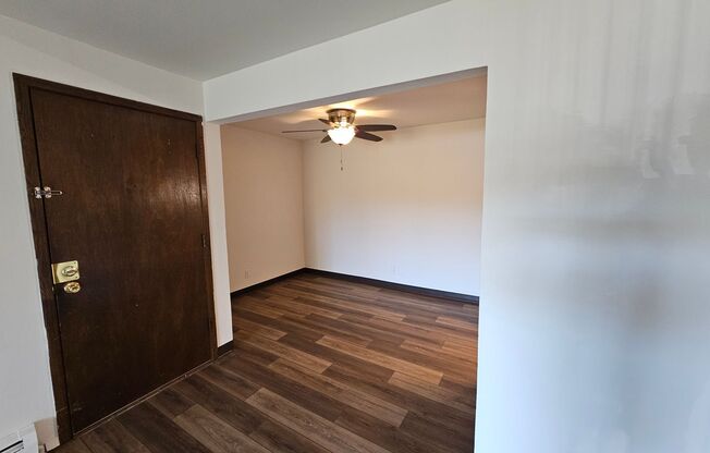 2 beds, 1.5 baths, 950 sqft, $1,425, Unit 17 - 102