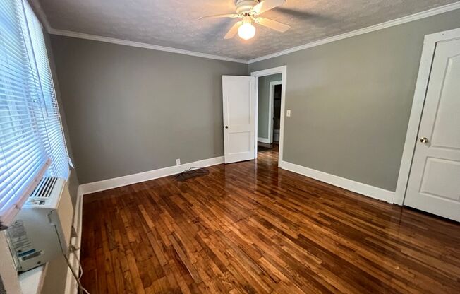 2 beds, 1 bath, $925