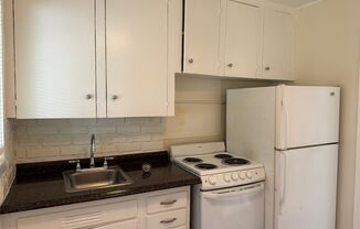 Studio, 1 bath, 200 sqft, $900, Unit 01